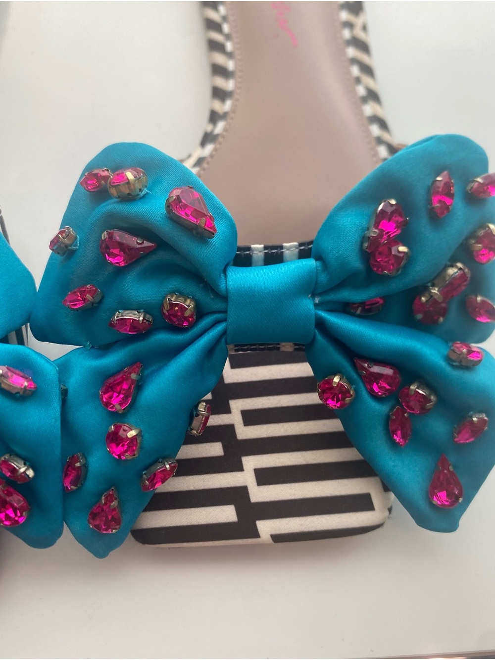 Betsy Johnson Whimsical Turquoise Bow Jeweled Flat Sandals - Picture 5 of 6